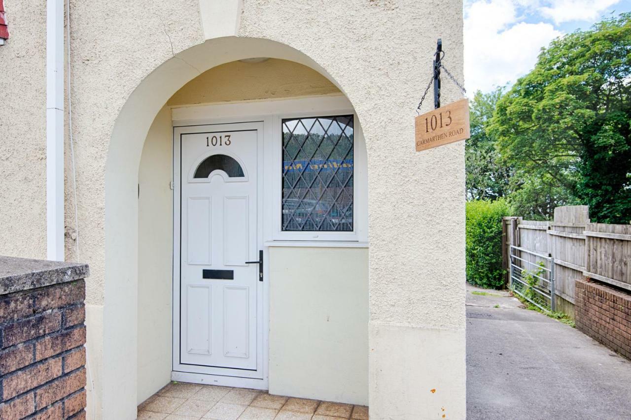 Off Road Parking, Garden, Tv In Every Room Swansea Exterior foto