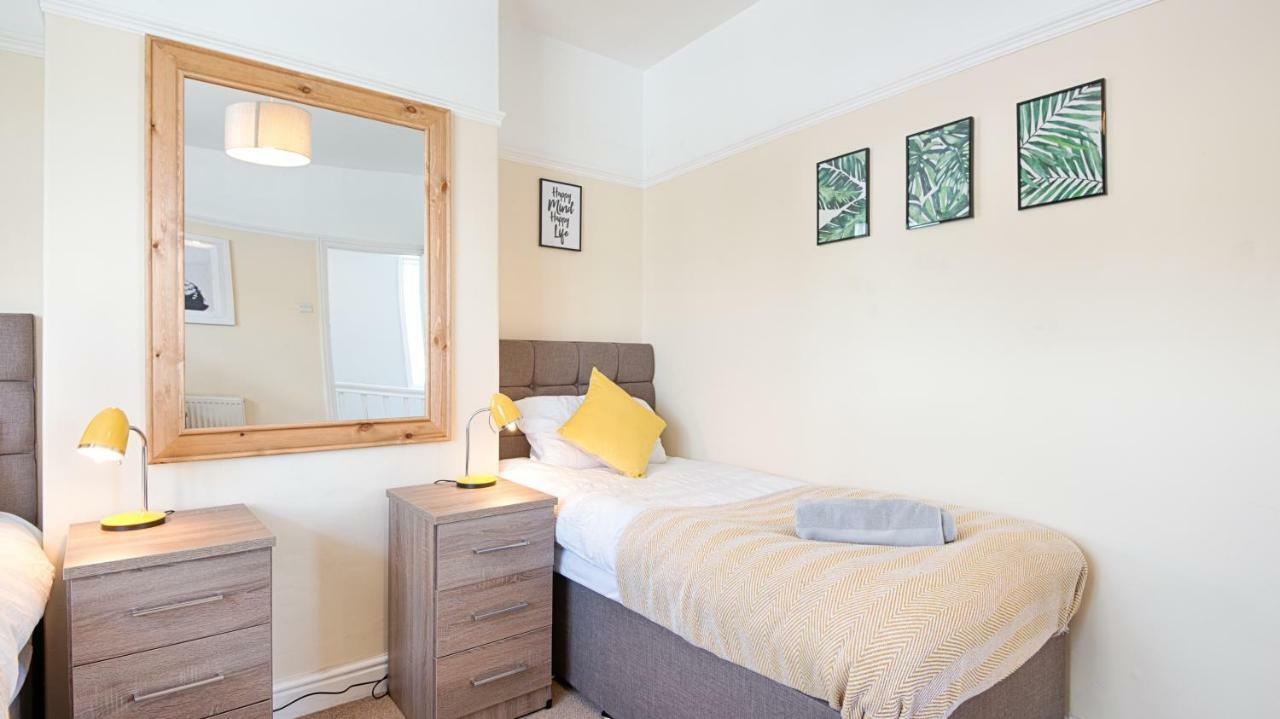 Off Road Parking, Garden, Tv In Every Room Swansea Exterior foto