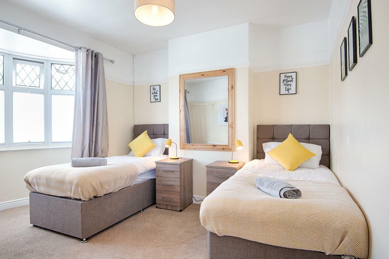 Off Road Parking, Garden, Tv In Every Room Swansea Exterior foto